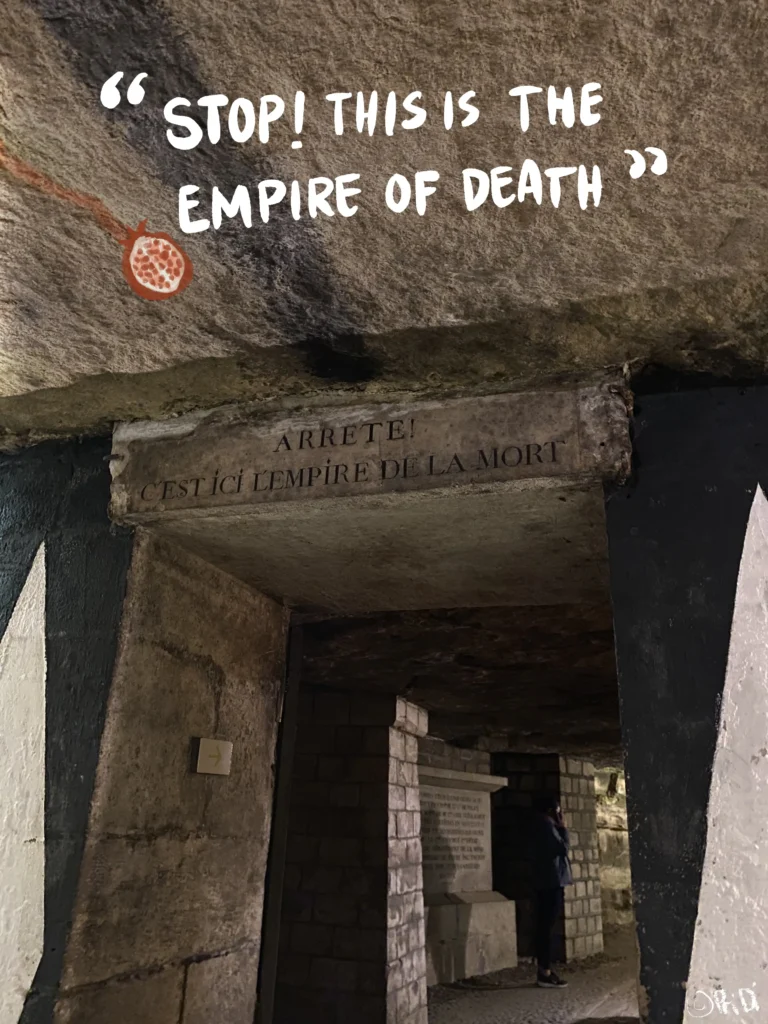 Tunnel with inscriptions showing "Arrete! C'est ici l'empire de la mort"