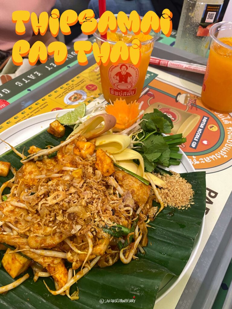 Pad thai and orange juice - bangkok girls trip