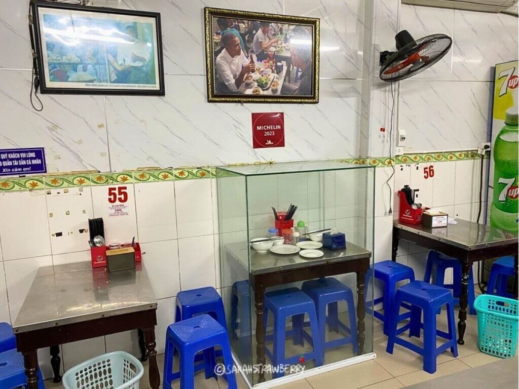 obama anthony bourdain seat in Bun Cha Huong Lien