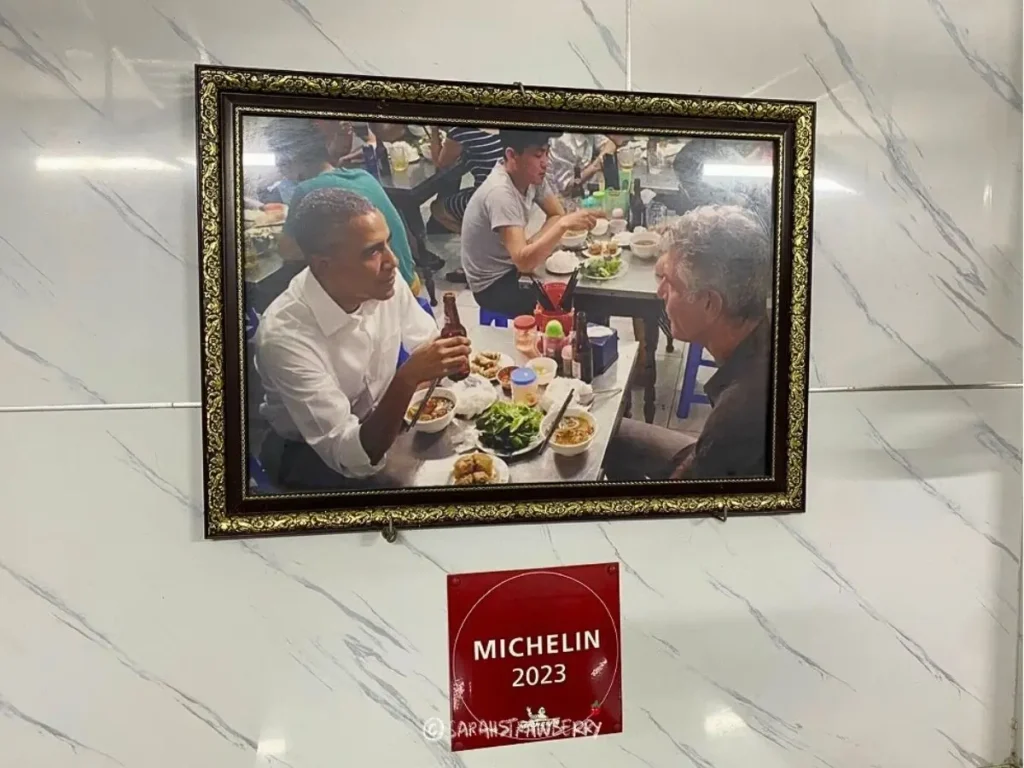 Barack Obama and Anthony Bourdain in Hanoi